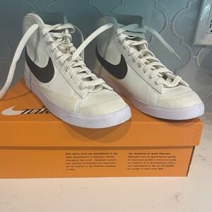 Women’s BLAZER MID ‘77